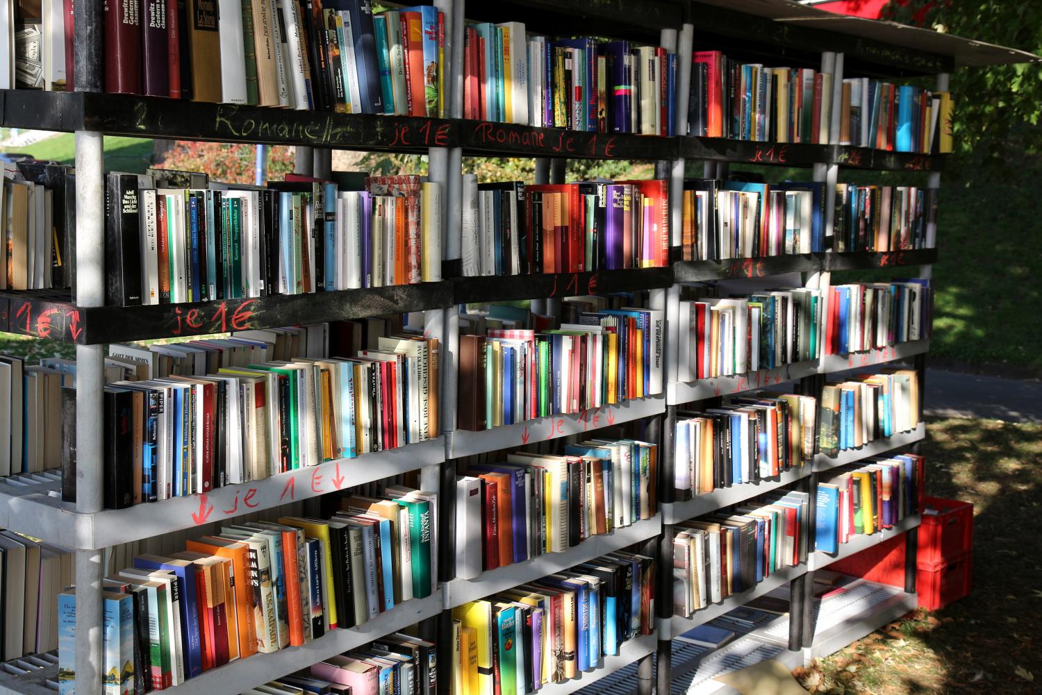 18434_buecherflohmarkt_5_by_peter_weidemann_pfarrbriefservice